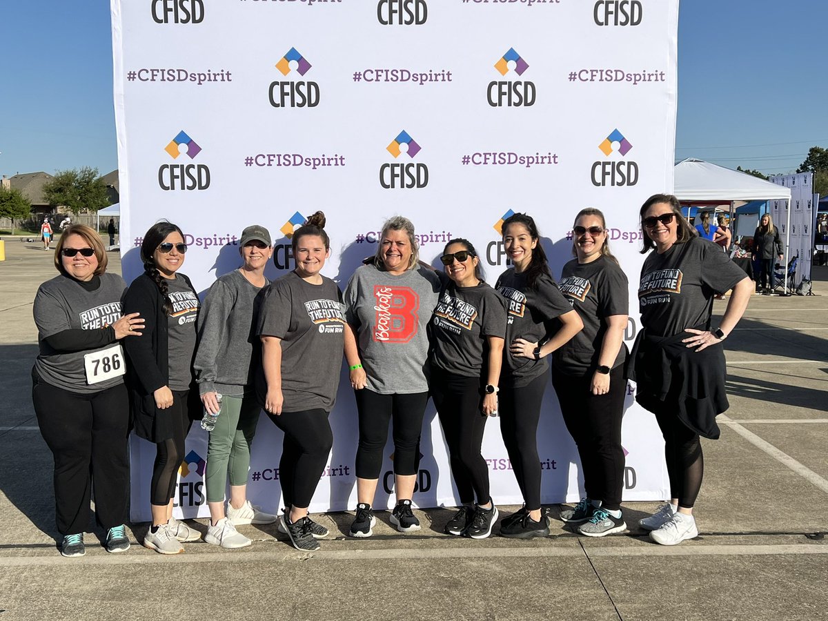 KylaMote's tweet photo. Happy Principal Heart this morning!  Check out this first grade team representing at our Superintendent FunRun! They work hard all week and then dedicate their Saturday to support scholarships and bond together! @CyFairISD @SuptMarkHenry @BlackBearkats #❤️ofaBearkat!  @currgirl https://t.co/tFQoYM2V5R