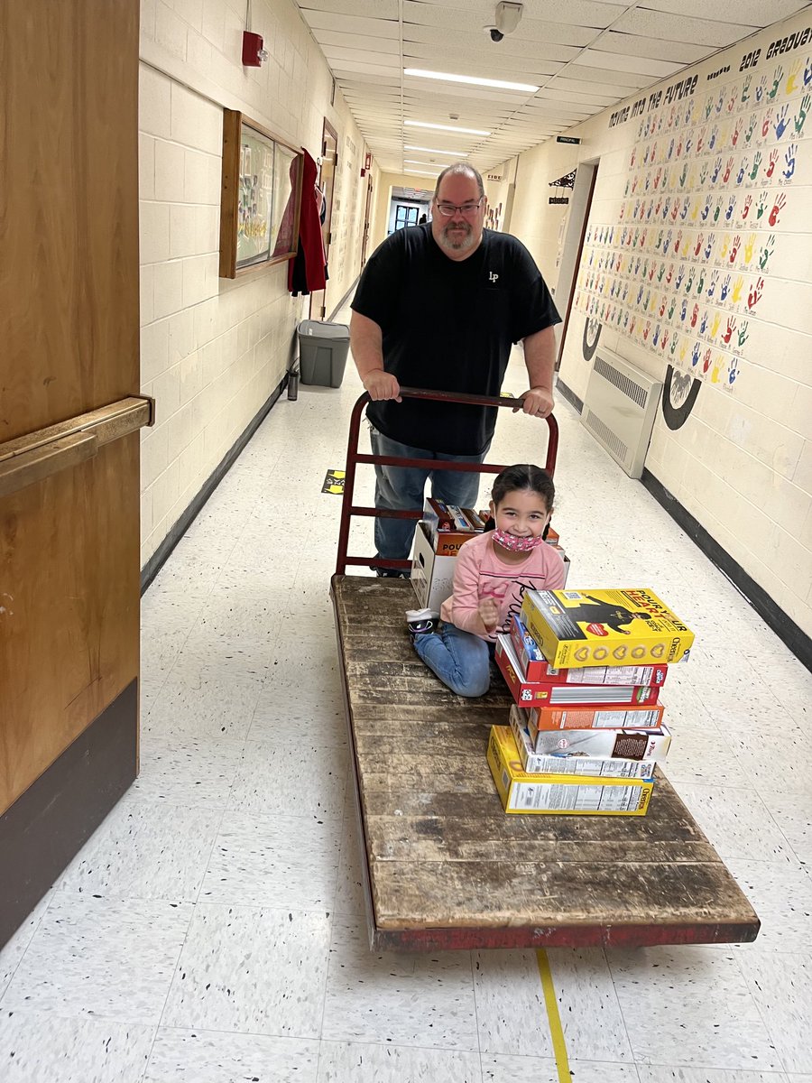 LewPortPEC's tweet photo. Tweet of the Week: Our Lighthouse Leaders inspired our whole school to be a Lucky Charm by donating 418 cereal boxes to a community food pantry.@LewPortCSD #lewport https://t.co/rfw3sjGtRE
