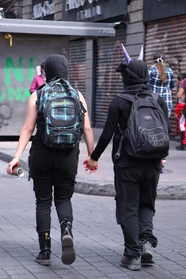 Les llaman destructoras pero no saben el miedo que da ser mujer en un mundo de abusadores, queremos ser escuchadas y cambiar la angustia por tranquilidad!