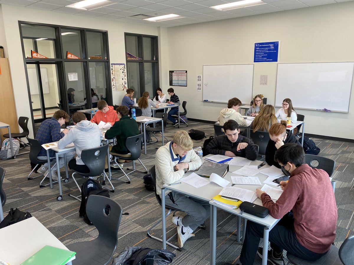 mathczap's tweet photo. My favorite time of the year= APCalculus review #pridechs #flexiblelearningspaces #proudteacher https://t.co/WYXIWEAKvK