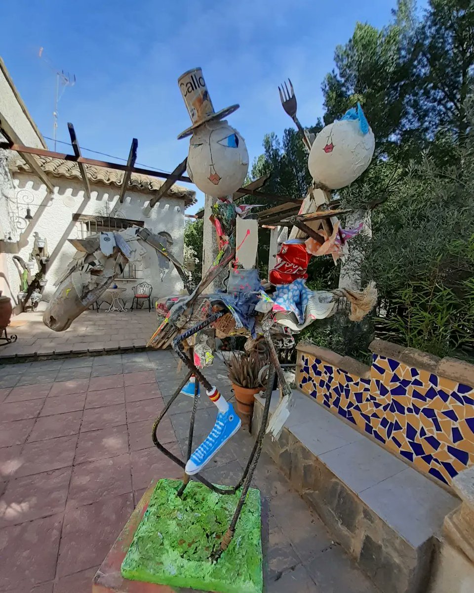 artpenalver's tweet photo. "Domingueros I" escultura serie vintage Mixed Media recycling materials 87X54X36CM. https://t.co/ExH4YmcIuC