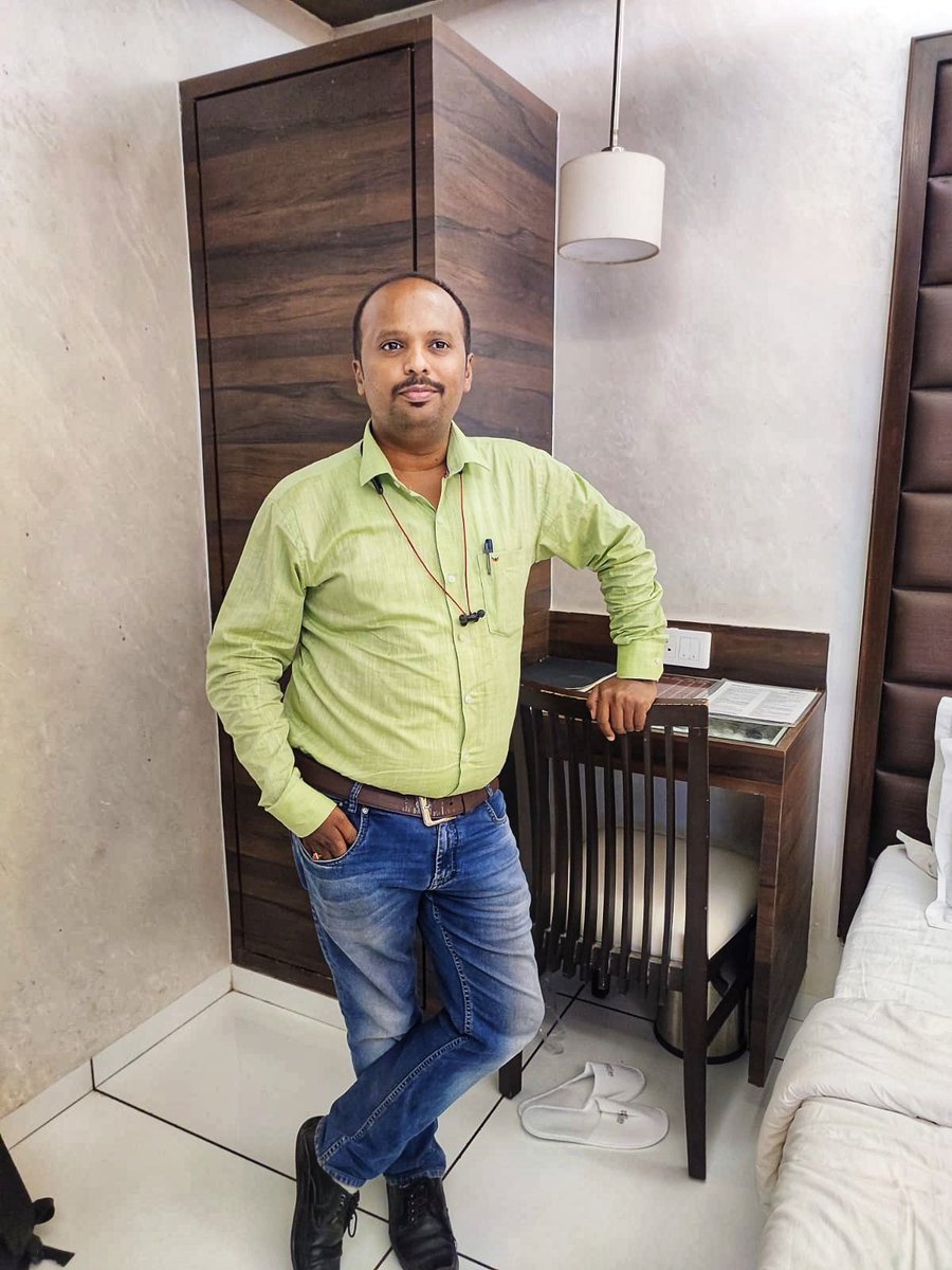 Hindsagar's tweet photo. आयुष्यात खरा स्ट्रगल स्वतःशीच असतो अन काळ त्यात महत्वाची भूमिका बजावत असतो...
- मास्तर म्हणाला https://t.co/NT7OvHnrnO