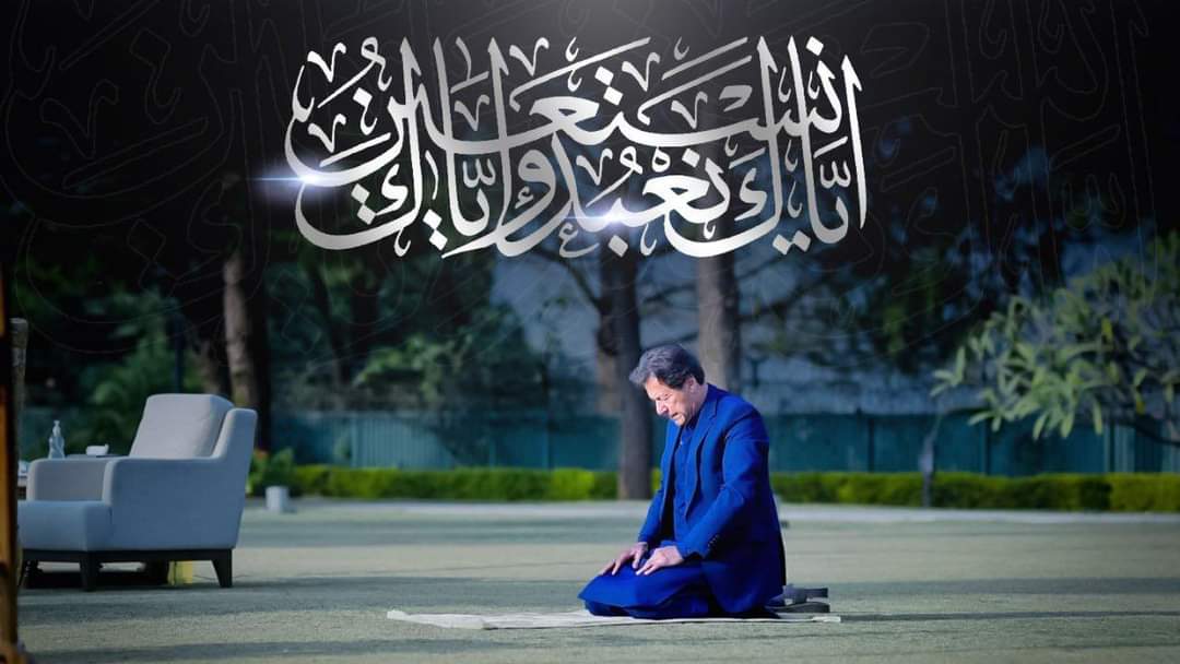 IsrarAhmadSatti's tweet photo. قلم بکتا ہے جج بکتا ہے وکیل بکتا ہے جنرل بکتا ہے ملا بکتا ہے وزیر بکتا ہے مشیر بکتا ہے پاکستان میں ہر چیز بکتی ہے مگر ہمارا کپتان نہیں بکتا۔

وَتُعِزُّ مَن تَشَآءُ وَتُذِلُّ مَن تَشَآءُ

#امپورٹڈ_حکومت_نامنظور https://t.co/yj7hazy2E3 https://t.co/cUhEHDYRkf