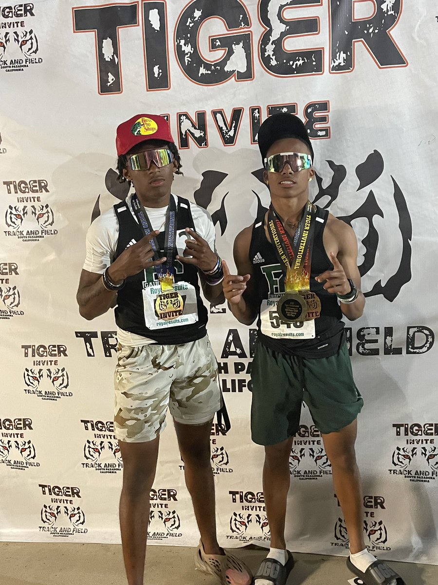 ⚡️They Came To LA &amp; Showed Out⚡️#EC#Gauchos#4x100#200M#100M#TownBizness#SavagesOnly#LLCoop⚡️   <a href="/Aaron24Woodard/">Aaron “Hollywood” Woodard</a> x <a href="/DanielHarper510/">Daniel Harper</a>