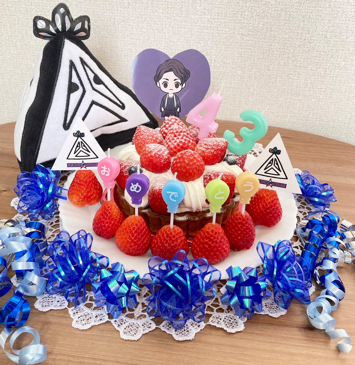 tu_tu_tu_244's tweet photo. 💜🌸🌸🌸🌸💙🌸🌸🌸🌸💜

#堂本剛 さん 43歳の
お誕生日おめでとうございます🎉

💙🌸🌸🌸🌸💜🌸🌸🌸🌸💙

生まれてきてくれてありがとう

これからもずっと𓂃 𓈒𓏸◌
大好きな音楽を
FUNKYに楽しんでくださいね
((pq•ᴗ• )♬♥

#4月10日は剛くんの誕生日
#堂本剛43回目誕生祭_0410
#堂本剛誕生祭 https://t.co/STrqB7Ihip