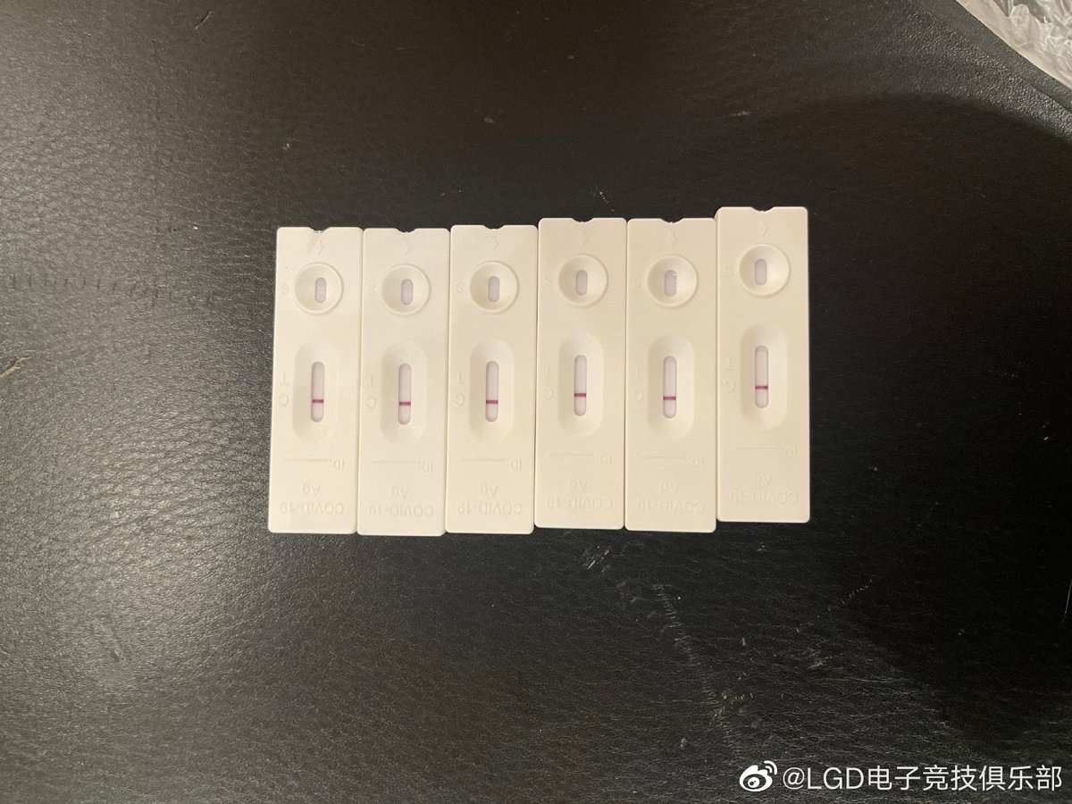 JINSue_JS's tweet photo. LGD Weekly News Update #2

P1: All team members' self-tests for COVID-19 came out negative yesterday.

P2&amp;3: the birthday cake for "萧瑟"/Ame prepared by the staff the day before yesterday 

cr. PSG.LGD's weibo https://t.co/Q0djucwCkm