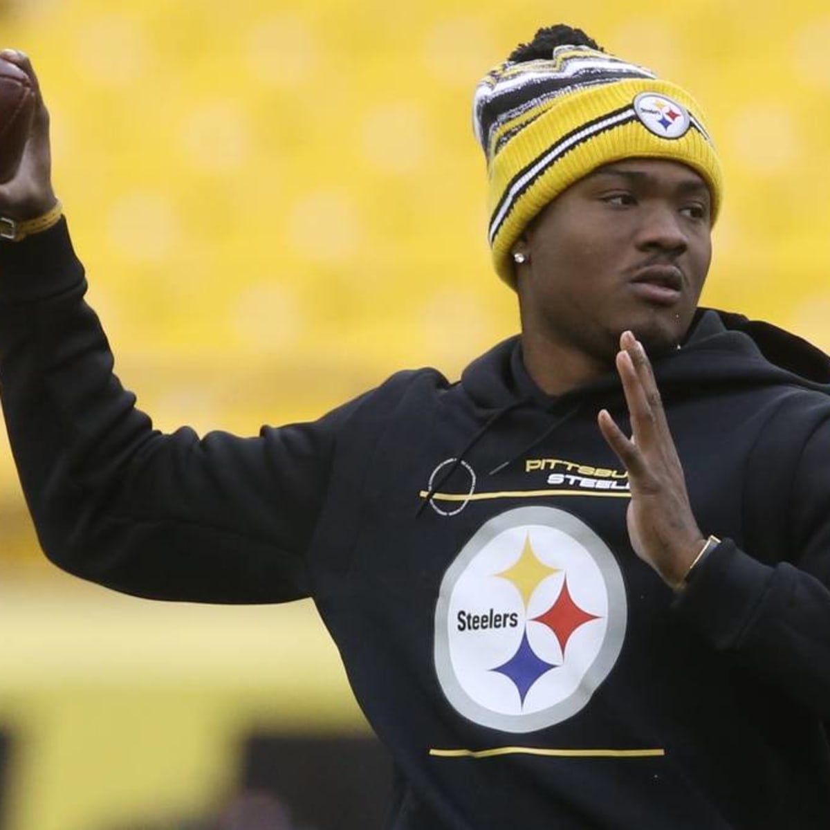 JosinaAnderson's tweet photo. Dwayne Haskins may your soul rest in peace. The former #Commanders and #Steelers quarterback, 24, has passed according to two league sources. https://t.co/lBqhtfbYkX