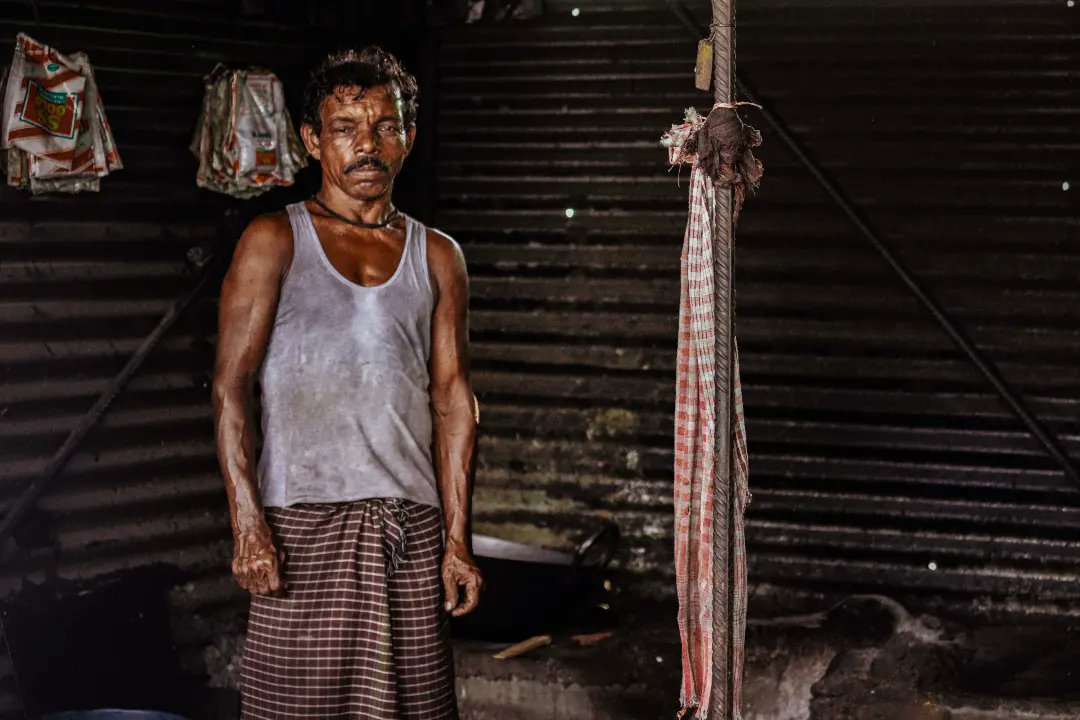 lenxist47's tweet photo. All labor that uplifts humanity has dignity #streetphotography https://t.co/tZ2iIgnDMb