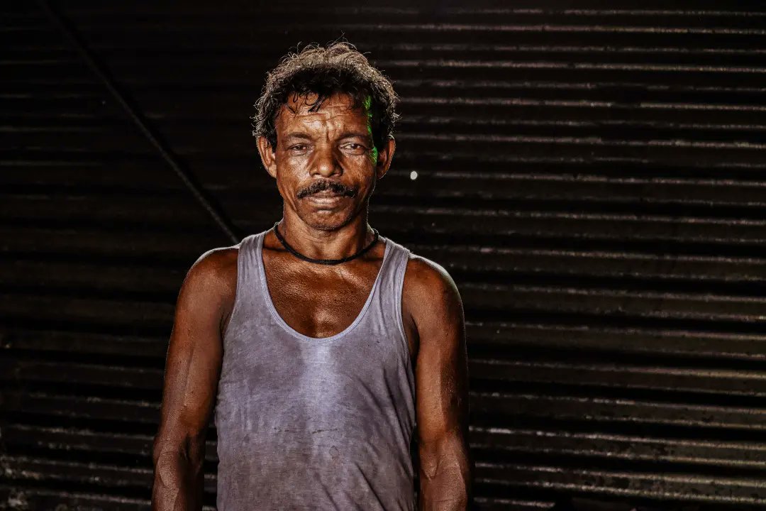 lenxist47's tweet photo. All labor that uplifts humanity has dignity #streetphotography https://t.co/tZ2iIgnDMb