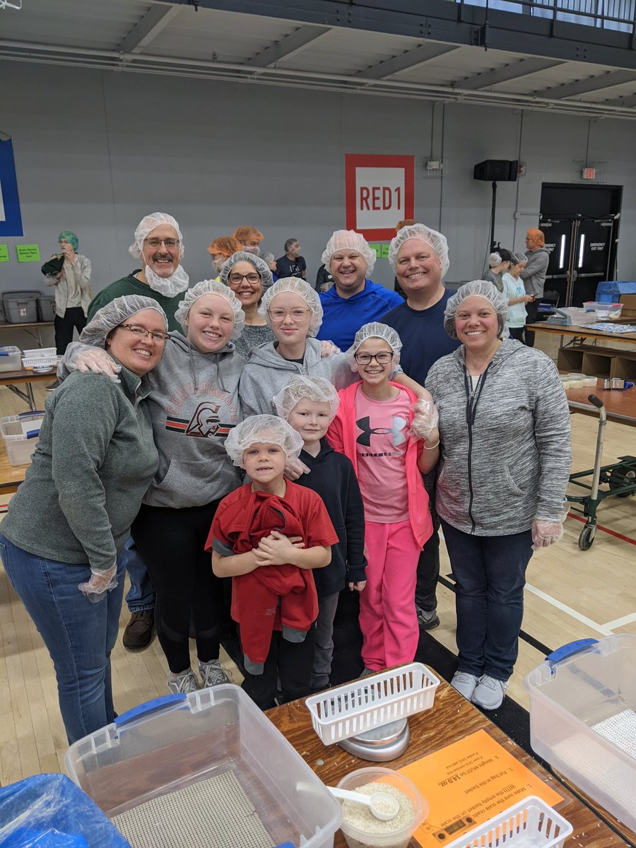 darefc2's tweet photo. 36 boxes from our table this morning! #takethathunger #loveyourneighbor https://t.co/2JucW40q5E