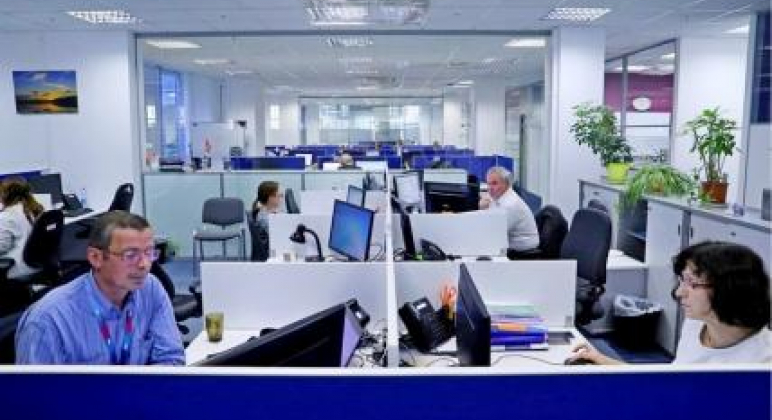 Профсоюзы предлагают трудиться четыре дня — для сохранения рабочих мест: Стоит ли прикрывать эффективность бизнеса показателем безработицы?

В Федерации независимых профсоюзов России предлагают вернуться к обсуждению идеи о сокращении рабочей… dlvr.it/SNGtVS