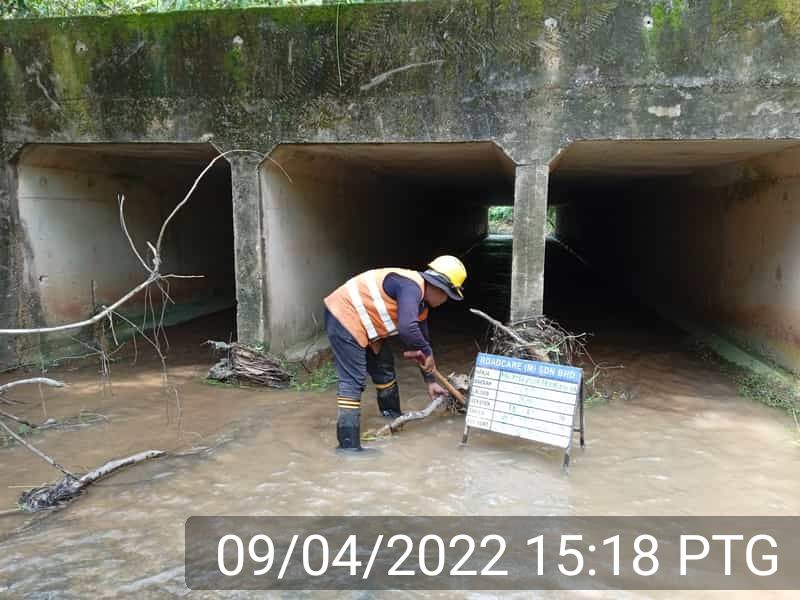RcBentong's tweet photo. #teamroadcare kerja bersih #pembetung #RO5 di FT1498 - JALAN UTAMA MEMPAGA
@MOWorks @JKRMalaysia @ZTTCSFJ @JKRPAHANG @JKRBentong @Adnan90369221 @Roadcare_HQ @Roadcare_Phg @PetraJayaMP @IrZulkefly https://t.co/orlGfWrGCA