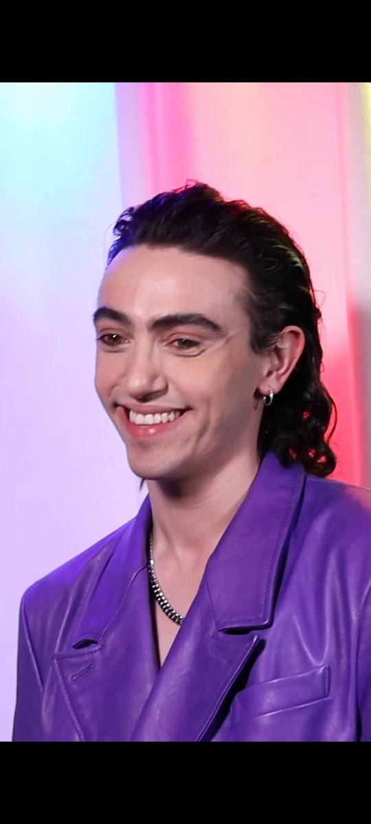 Surreal iconic beauty😍💜