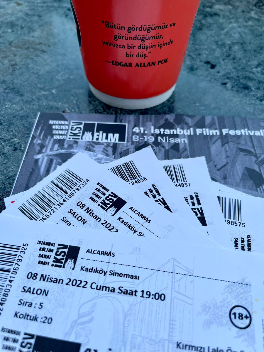 pelinharmonics's tweet photo. Yine yeniden İstanbul için düşler vakti 🤍

#istanbulfilmfestivali #istfilmfest #41yıllıkbirrüya 🧿 https://t.co/y1hXqQqI6F