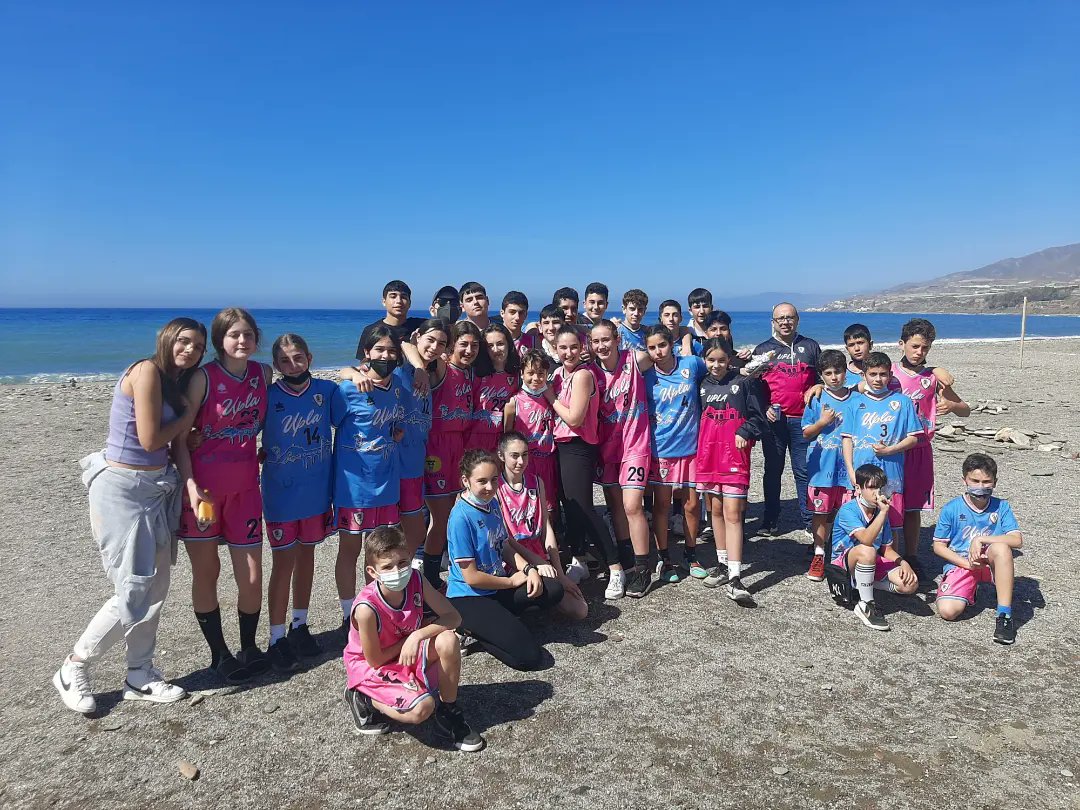 Agradecer la fantástica organización y el cariño con el que hacen las cosas en el  <a href="/C_D_B_Adra/">C.D. Baloncesto Adra</a>. Gracias Santi, Enrique, a todo vuestro equipo por la invitación. 
¡Nos lo hemos pasado 💣🏀🤩!
<a href="/AlmeriaFAB/">FAB Almería</a>
<a href="/FAB_Andaluza/">Federación Andaluza de Baloncesto</a> <a href="/AytoAdra/">Ayuntamiento de Adra</a> 
#Repetimos😉 #UPLAStyle