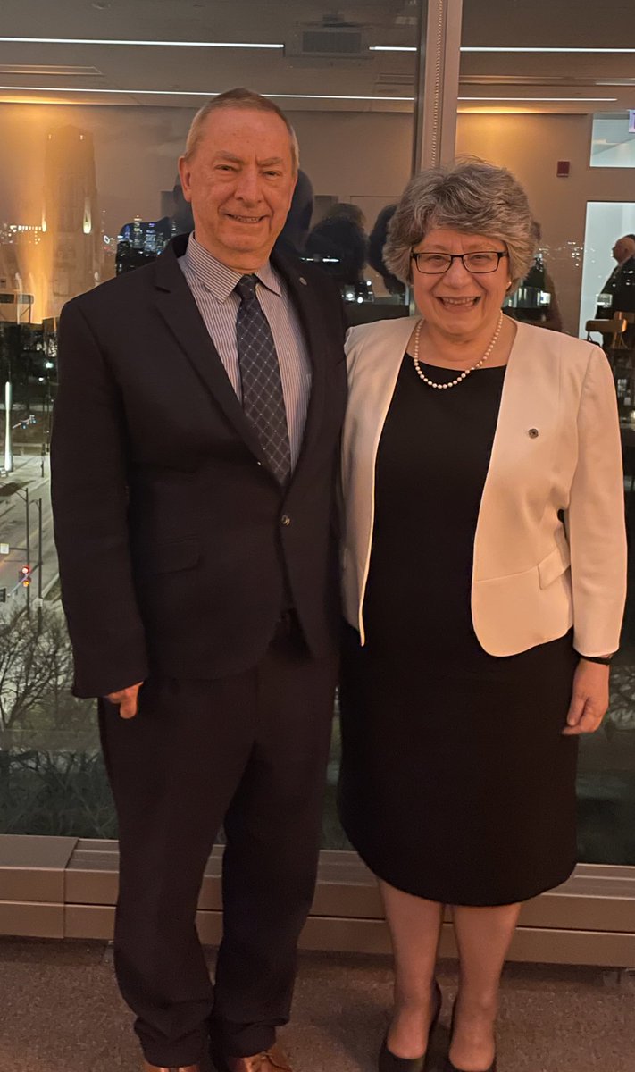Nigel_Lockyer's tweet photo. The past and future of @Fermilab leadership. https://t.co/zlUc4KH5N5