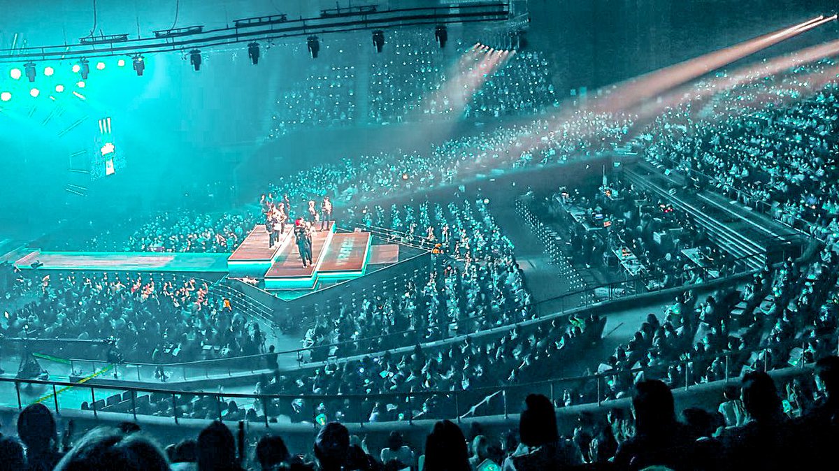 xxtreadits's tweet photo. — thank you for the wonderful night our treasure ♡ @treasuremembers https://t.co/JBwiS7LAD1