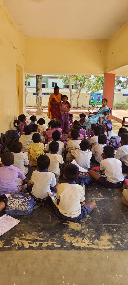 mahilapolicevzm's tweet photo. "Education is the most powerful weapon which we can use to change the World"
#Mahilapolicevzm,interacting with School students regarding #GoodTouch-#BadTouch, #Selfhygiene on 09/04.
Instigating confidence & will power to achieve academic heights.
@Policevzm @APPOLICE100 @sdpovzm https://t.co/XK5i2seVTh