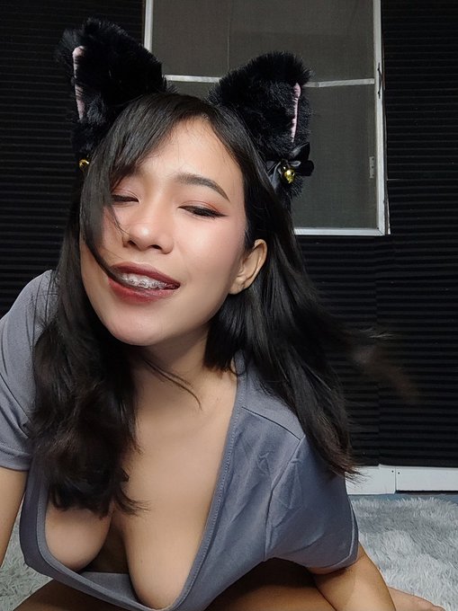 i'm in a playful mood🎠🎀 https://t.co/AUjPiUn8VE