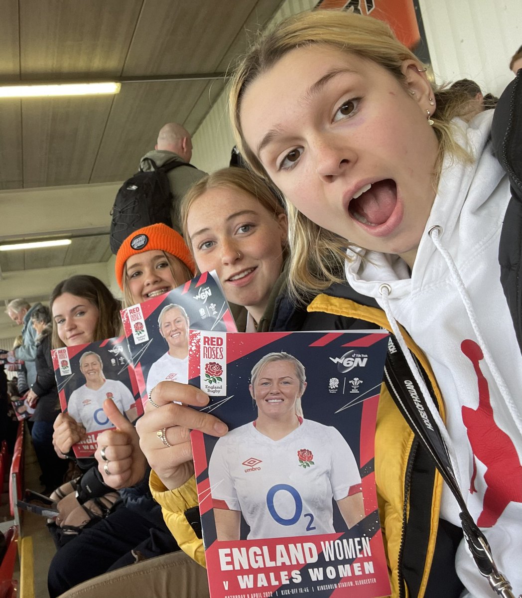 AbbieCockton's tweet photo. @Womens6Nations @EnglandRugby #RedRoses 🌹🏉🌹🏉🌹🏉🌹🏉🌹🏉🌹 https://t.co/R76uirurZt