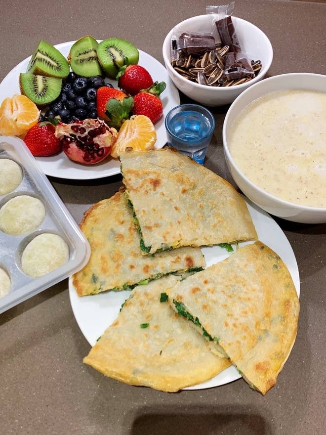 beatrix_vi's tweet photo. I invite you all to have breakfast with me. I wish you all a happy working day https://t.co/rLxcn9erPd