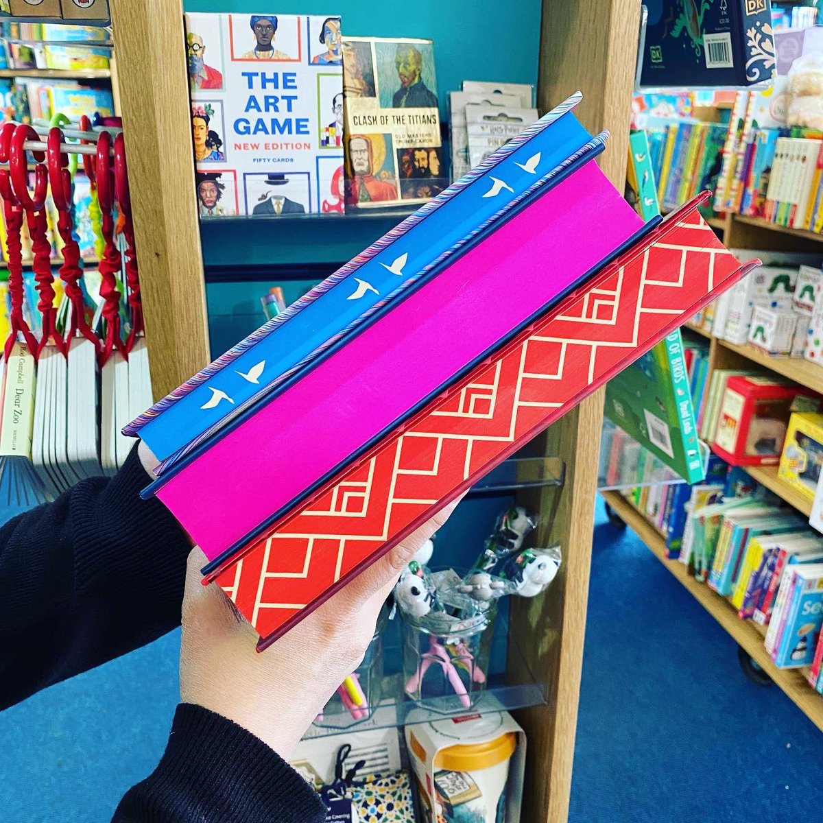 kewbookshop's tweet photo. Less than a week to go to enter our #RaffleForUkraine! This huge stack of signed hardbacks is up for grabs, with stunning sprayed edges, limited editions & one of the best signed bookplates in existence β½οΈβ½οΈ Just Β£2 a ticket, available in-store or via our website. Please share! https://t.co/hIFPJ9uEig
