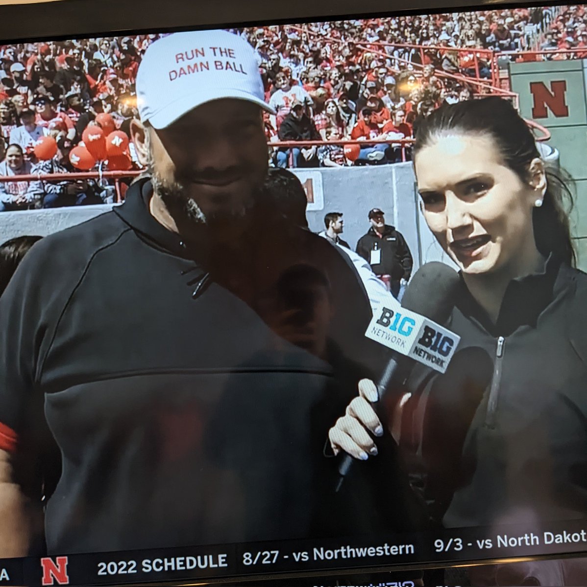 HuskGuys's tweet photo. RUN THE DAMN BALL!! ~Dominic Raiola https://t.co/ABi0yoXwTv
