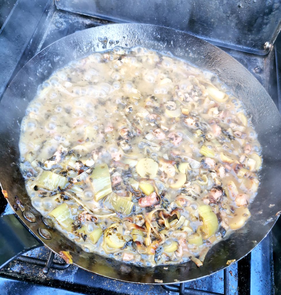 jayclark0106's tweet photo. Been looking forward to this all week... finally got all the ingredients #Cockle and #laverbread 🤤 https://t.co/o6syvDNAKW