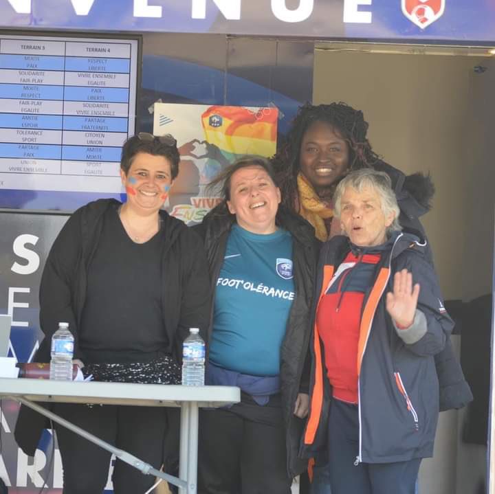BrigitHenriques's tweet photo. « FOOT ‘OLERANCE », une belle initiative de terrain  @AudeDistrict #mixitésociale #mixitédesgenres , 16 équipes  mélangées avec les U10-U11  de clubs différents! Bravo @EmmaContreras et ts les bénévoles 👏👏 @FranceOlympique https://t.co/wWLhKvIfoD