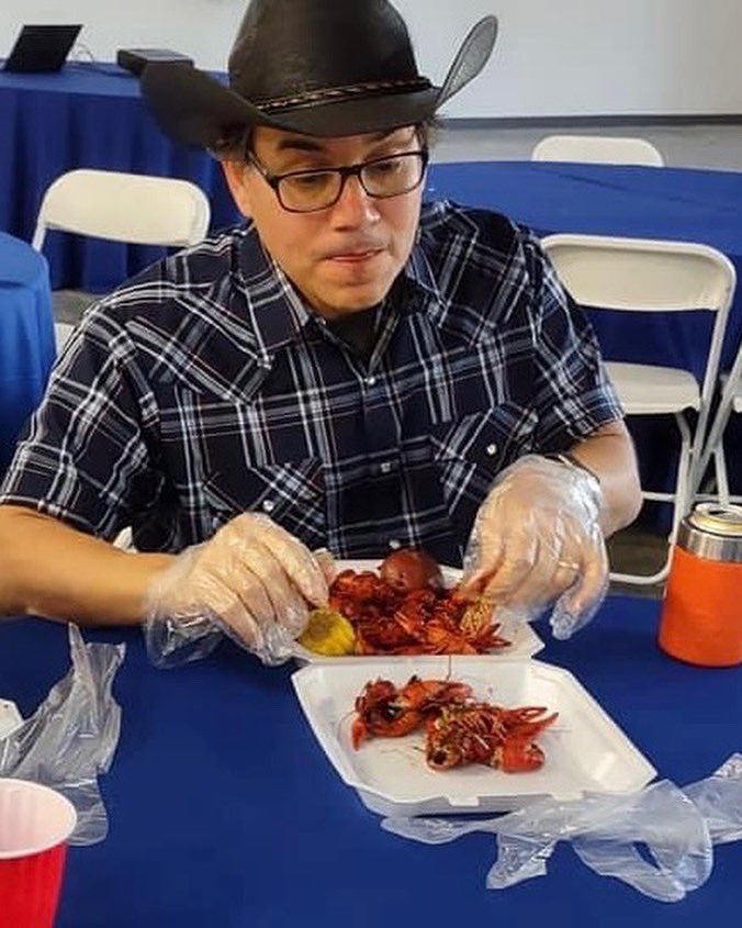astrojoe888's tweet photo. Some pics from the Thursday night Stringbenders gig private crawfish party. Doing another one today at Cactus Cove! Play them while you can! #SupportLocal #Accordion #HoustonMusicians https://t.co/b9jUjdn4dE