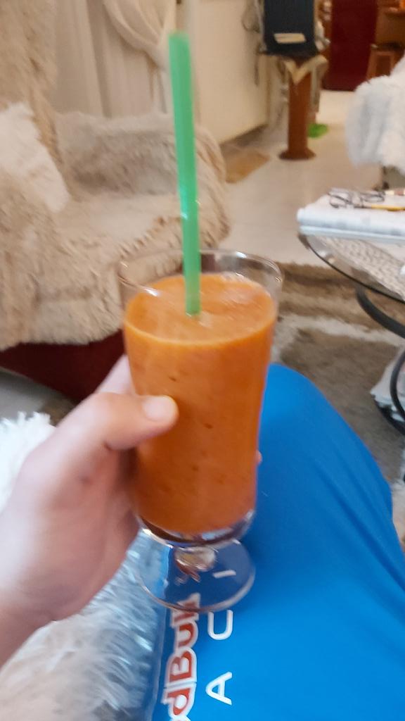 4Teras's tweet photo. et voila! #voila ready last stage #smoothie!!! #drink #getrank #healthydrink ๐๐ผ๐ค๐๐ #fruitsjuice #juice for LIFE !!! https://t.co/W8HDcn71Gt