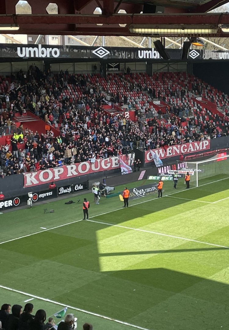 Ultras France tweet media