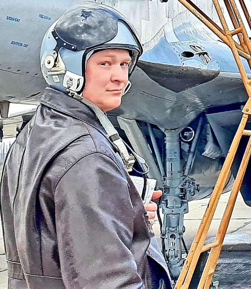 IAPonomarenko's tweet photo. Lieutenant Colonel Volodymyr Yerko of Ukraine’s Air Force.
Killed in air combat in the earliest hours of Russia’s all out war. https://t.co/BepgtHCLmG