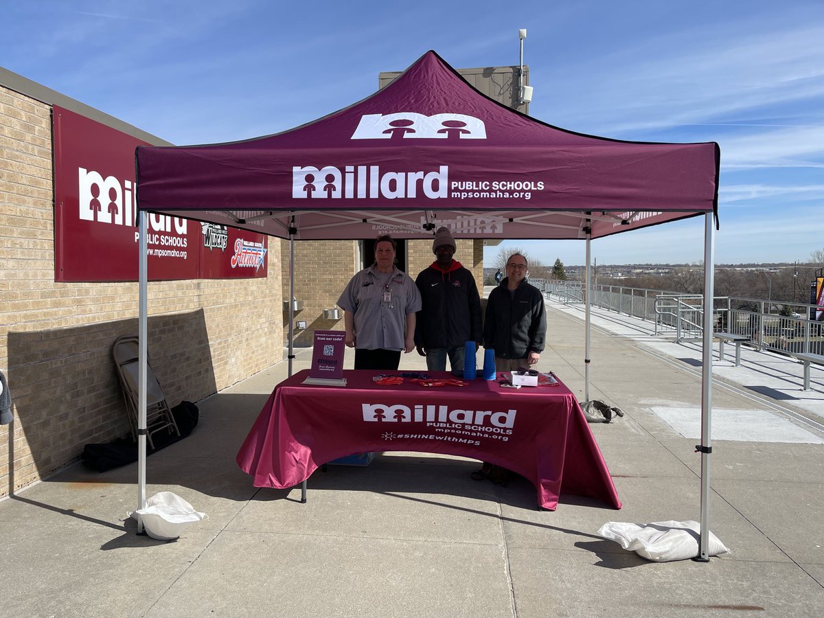 MPSHR's tweet photo. We are at the Track Invitational! Stop by and find out about our opportunities & grab some goodies! #SHINEwithMPS #msactivities #Proud2bMPS #millardtrack https://t.co/ObXMoRDIyz