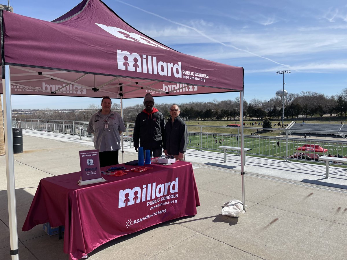 MPSHR's tweet photo. We are at the Track Invitational! Stop by and find out about our opportunities & grab some goodies! #SHINEwithMPS #msactivities #Proud2bMPS #millardtrack https://t.co/ObXMoRDIyz