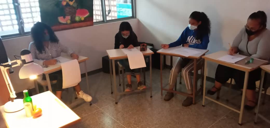 Hoy Clases de Dibujo con la profesora Natalia Rondón