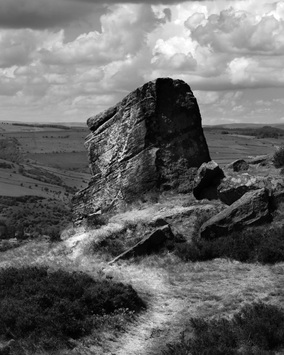 CWFineArt's tweet photo. Curbar Edge in the Peak District. I've been going through older images that I may have missed, and this one was taken almost a year ago but I've only just edited it.
#peakdistrict #bnwphotography #curbaredge https://t.co/cmXMSajQbx