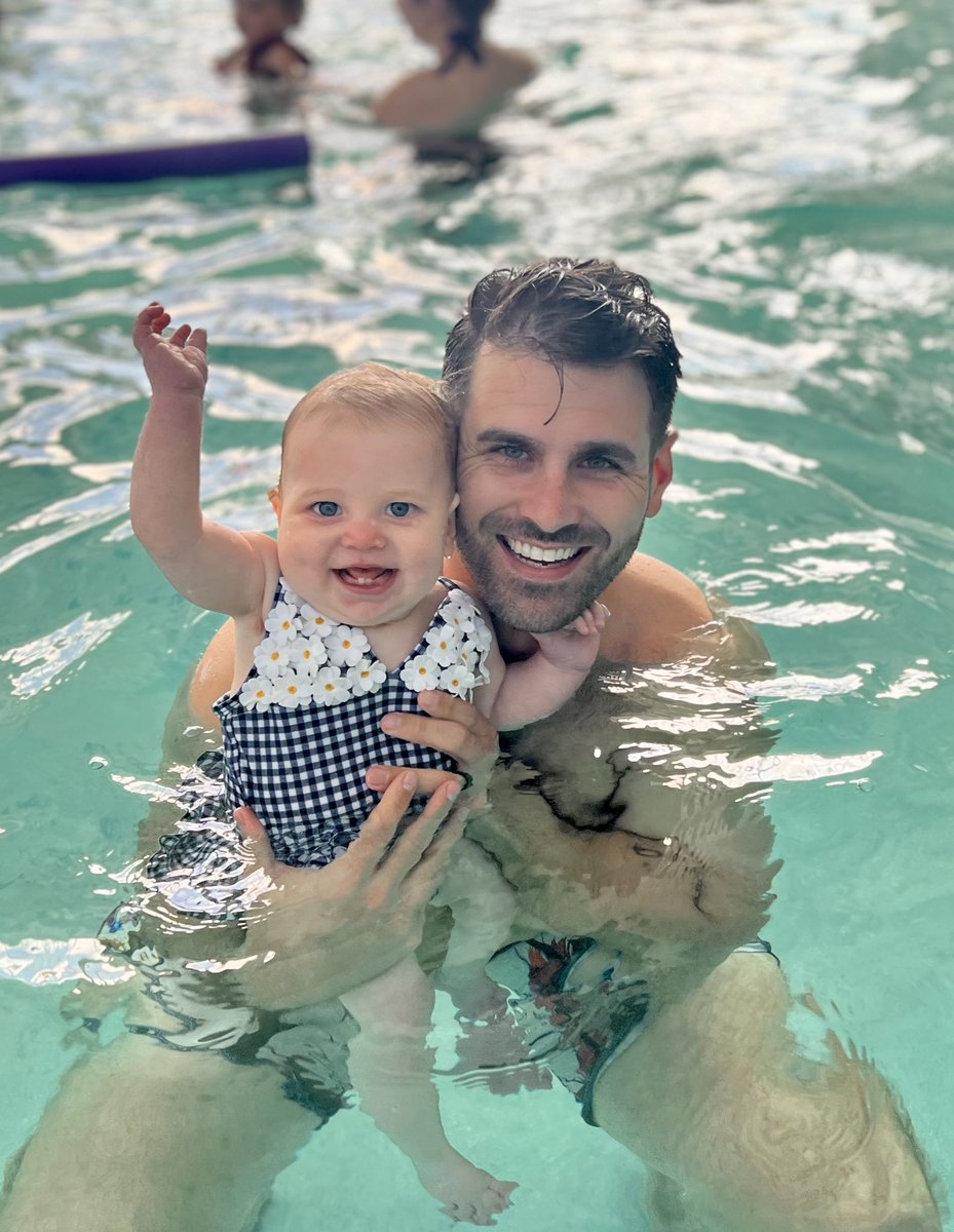 Victoria Costello tweet media