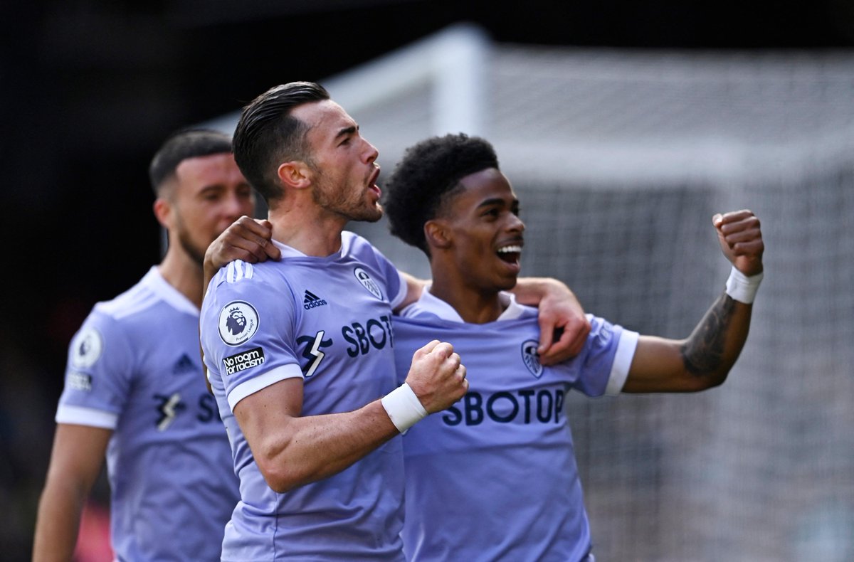 premierleague's tweet photo. FULL-TIME Watford 0-3 Leeds

Goals from Raphinha, Rodrigo and Jack Harrison secure all three points at Vicarage Road

#WATLEE https://t.co/XSNkAMsTri
