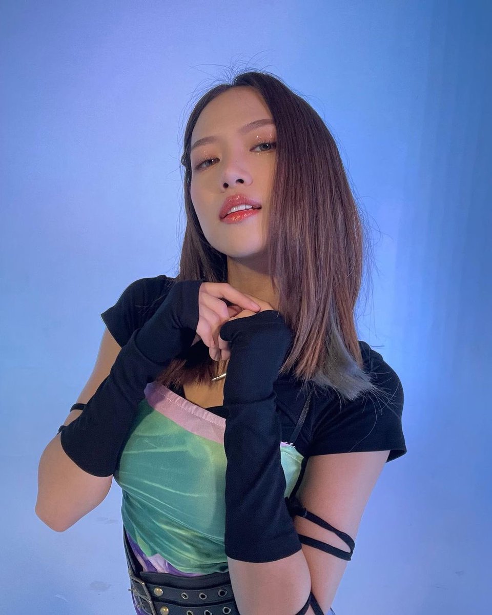 WatchRoseQuartz's tweet photo. [09/04/22] IG : @earn_rq 

🔮💜🤍 #chittychittybang #ccbchallenge #rosequartz #EarnRQ https://t.co/vcCERTFh5Z