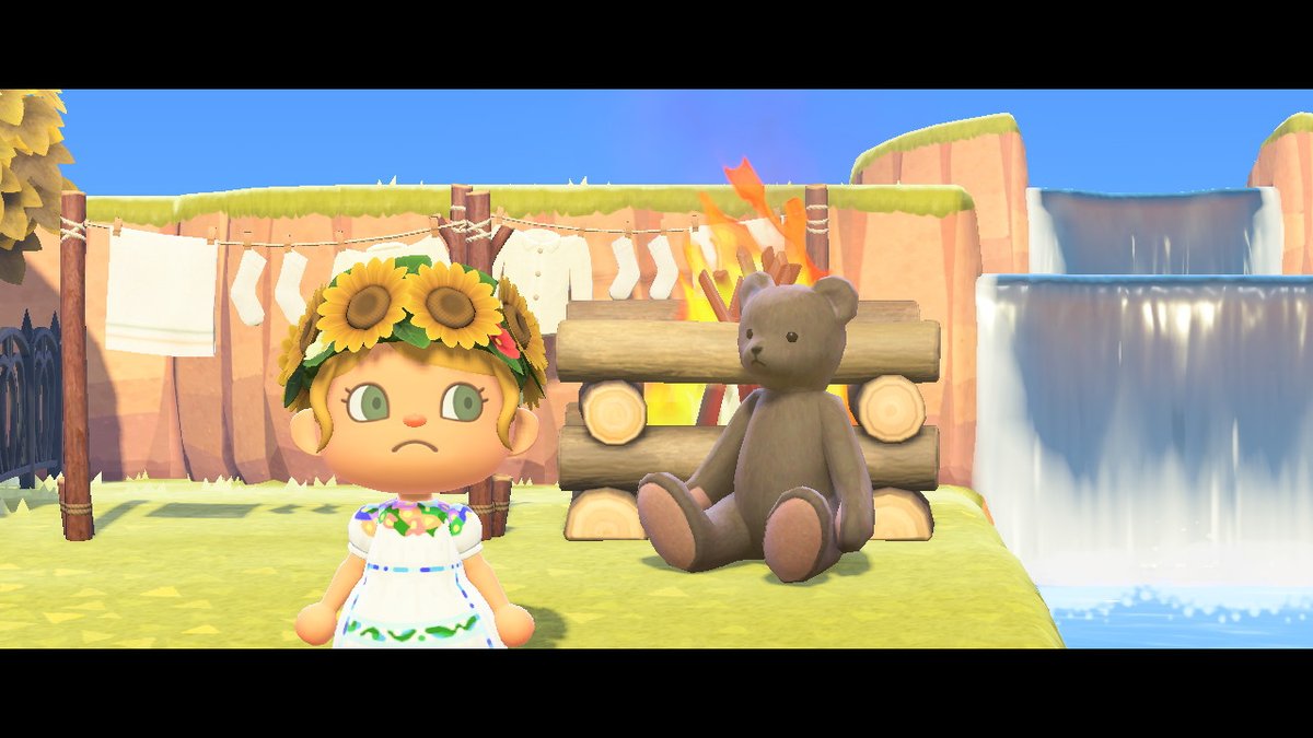 kayvanityy's tweet photo. Last year for Halloween I made Midsommar on my island. It's not extravagant but it was cute.

#ACNH #AnimalCrossingNewHorizons #NintendoSwitch https://t.co/kjggcuviW6