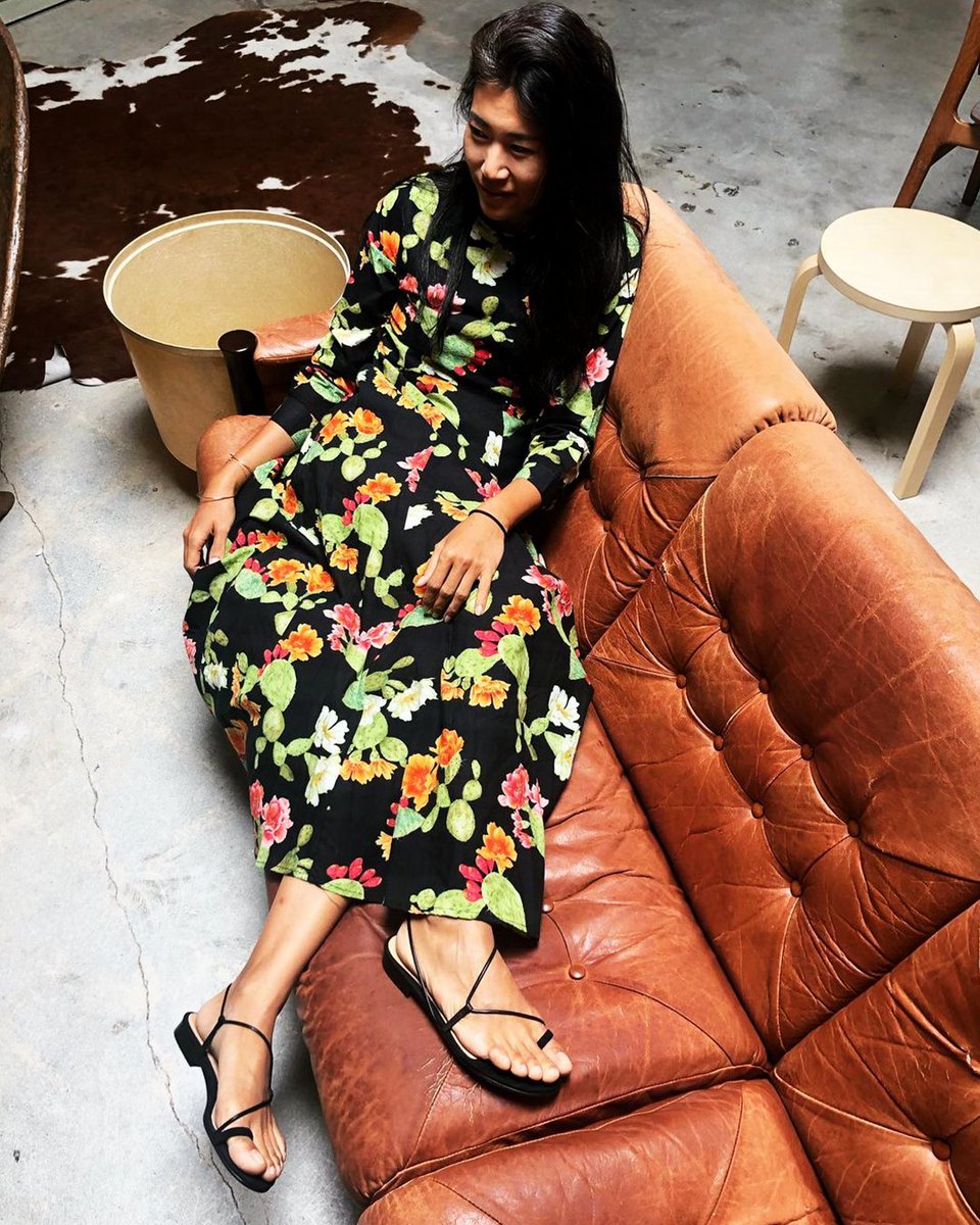 a glimpse from Bo Carney's IG feed on how a Roche Bobois sofa and travel memories build expertly tailored interiors 

check the full chat with Mohawk General Store's co-founder at metcha.com