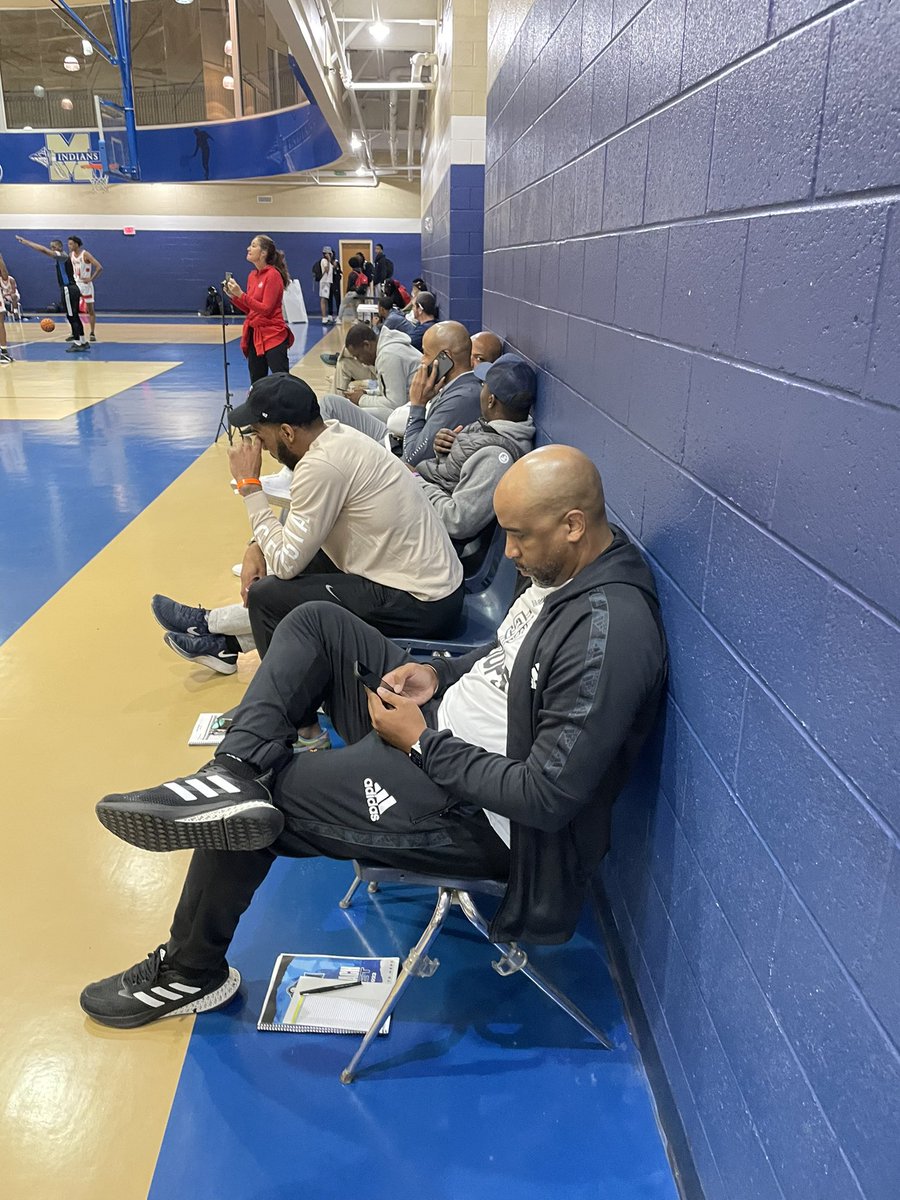 Proven_Prospect's tweet photo. Solid lineup of D1 coaches here at #OTRSweet16 to checkout the matchup between Team MOAM and Team Dickerson Black.

Top recruits in this match-up:

Ty Gustafson
Nah Henderson
Will Hopkins
William Jobe
Derrion Reid https://t.co/KMKhWfUgdS