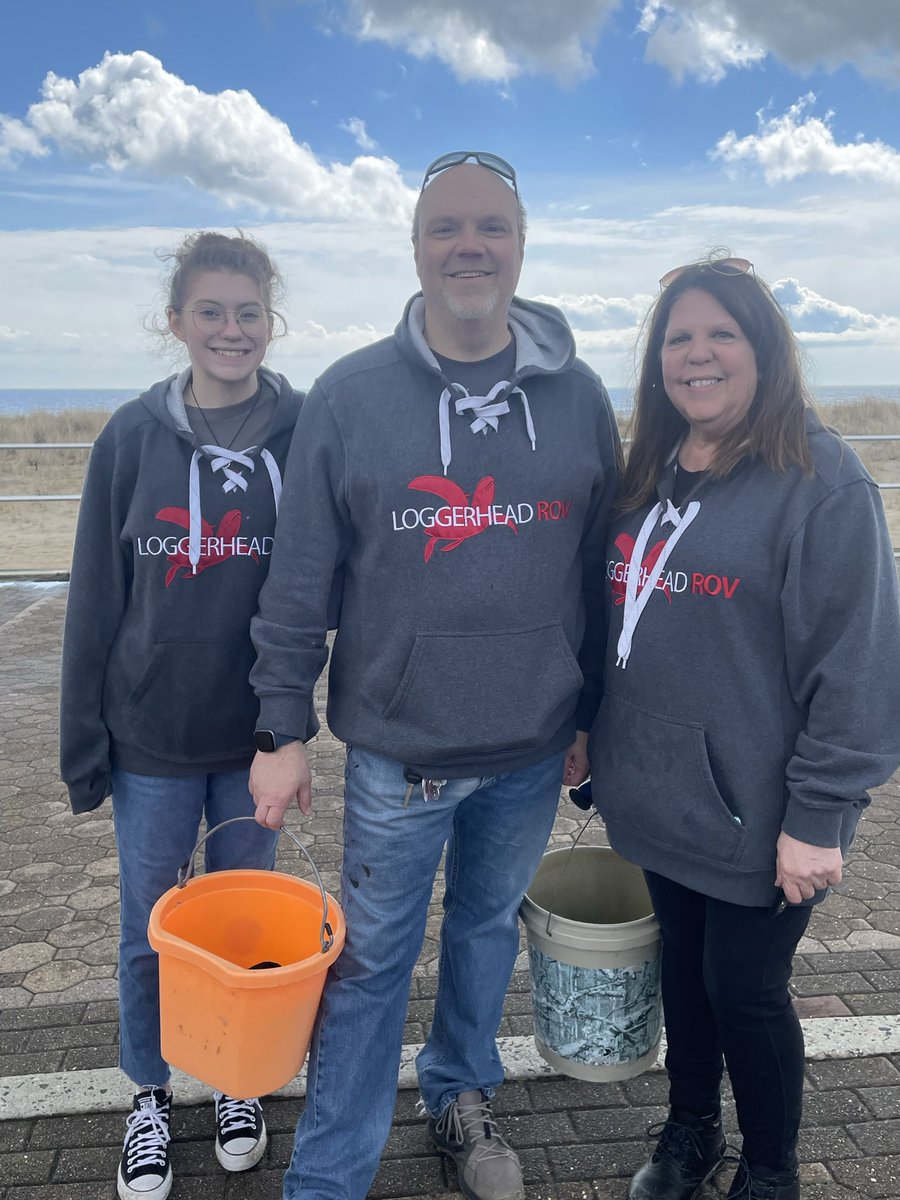 loggerhead_rov's tweet photo. Members of our Save Our Seas (SOS) team took part in Clean Action Ocean’s Spring Beach Sweep today at Bradley Beach! Helping keep our beaches and oceans free of plastics and debris! Go Loggerheads!🐢🐢🐢 @PrincipalMOHS @KevinRStansber1 @RebeccaKreider @matecenter https://t.co/BaxXI3ImpC
