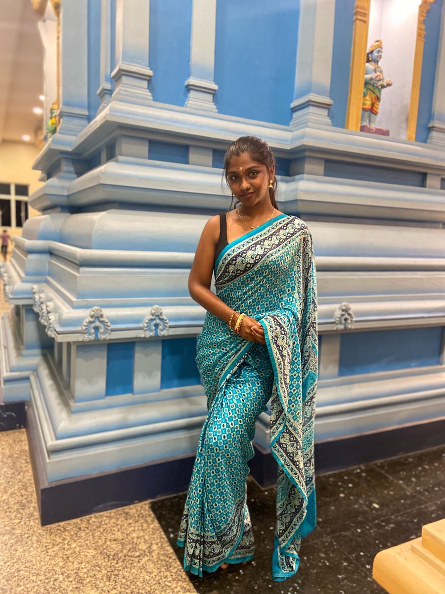 loving my patti's saree 🤍
