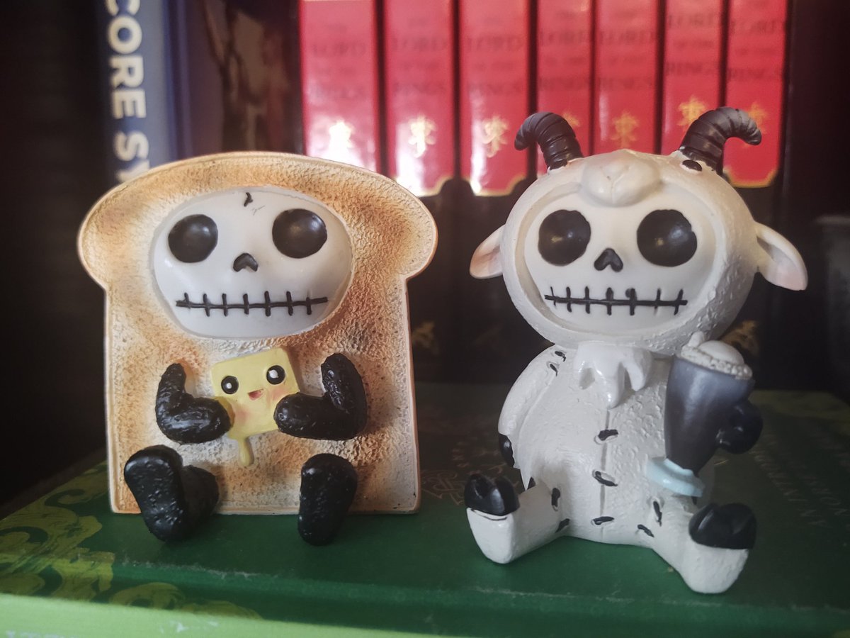 Ciabatta_Boi's tweet photo. Picked up these cuties while on vacation

Couldn't say no to the Bread and goat ones

#furrybones https://t.co/YA8XlQGFld