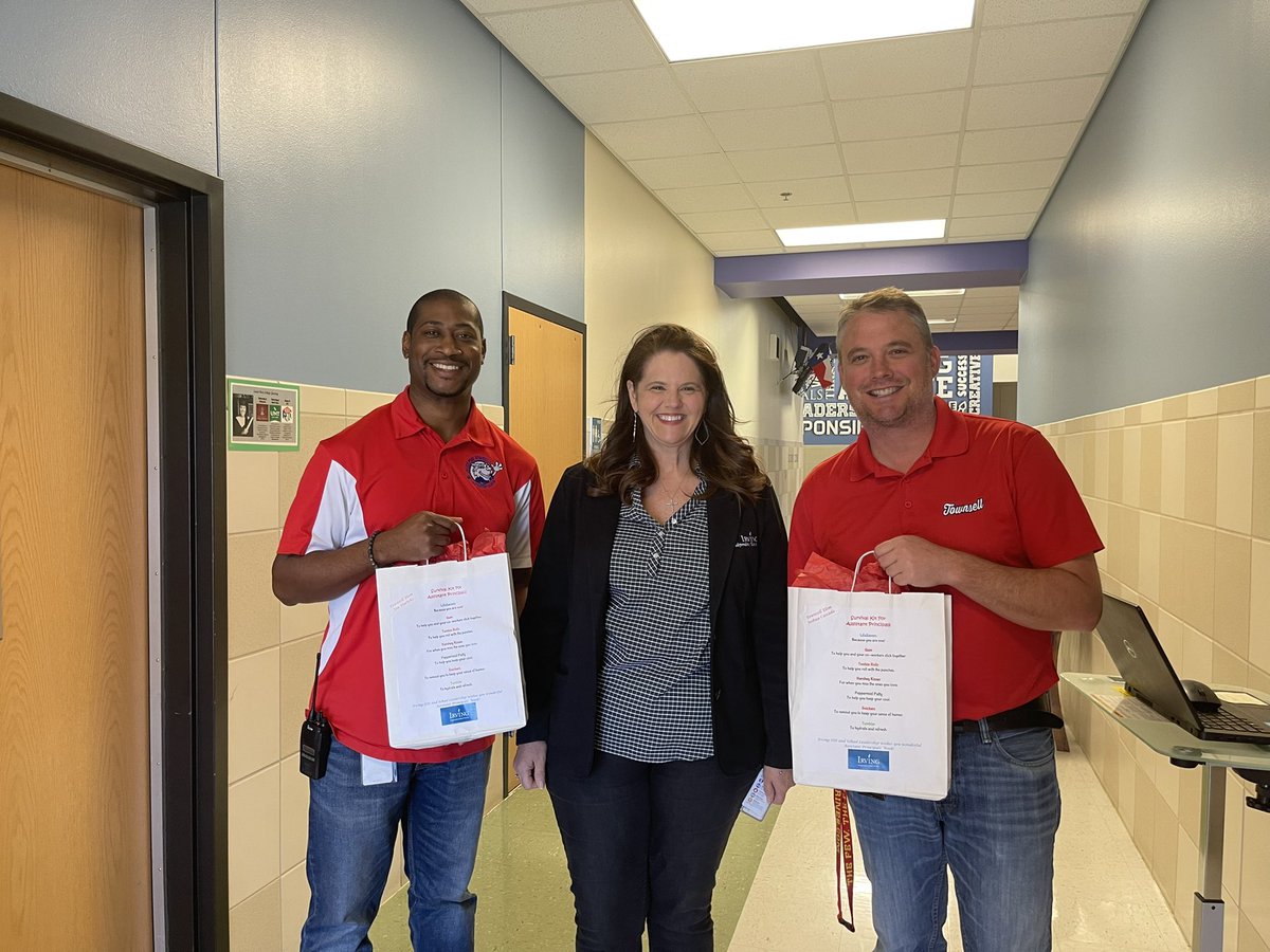 FollowMrsBrooks's tweet photo. Donβt know what I would do without this dynamic duo! We enjoyed celebrating them this week!!! @TownsellElem Keep leading the learning!!! We appreciate you!!! @JCassadaAP @MrHuricks Thanks @IrvingISD School Leadership for honoring them. #APWeek2022 https://t.co/re7eJtCwgL