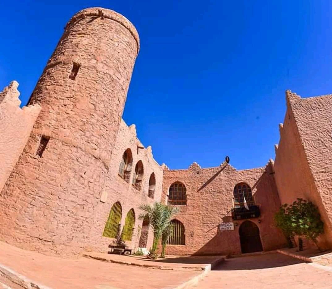 Urkueen's tweet photo. Algerian vibes 🇩🇿 https://t.co/hbu9ITY5ux
