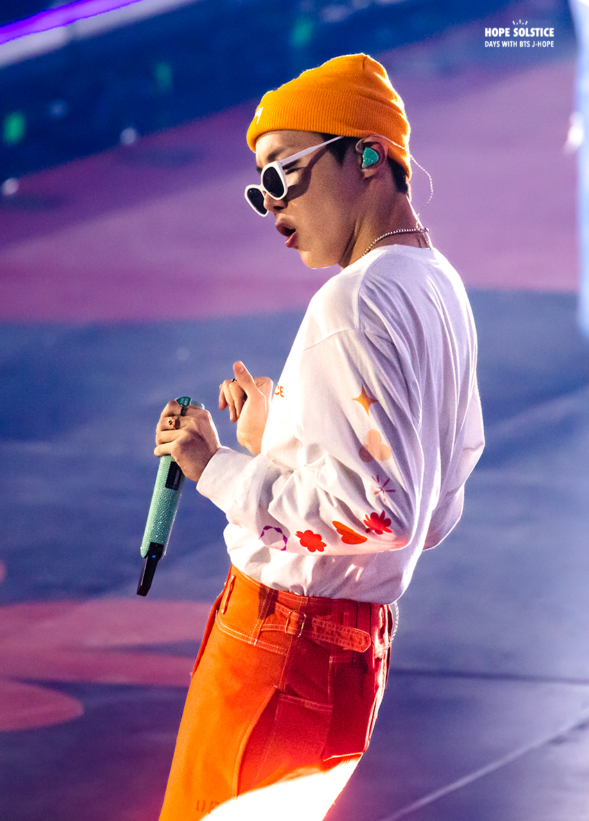 220408 PTD ON STAGE LV

your groove, your groove, 
your groove, I need that 🧡🎶

#PTD_ON_STAGE_LV 
#제이홉 #정호석 #호비 #JHOPE
#BTS #방탄소년단 <a href="/BTS_twt/">방탄소년단</a>