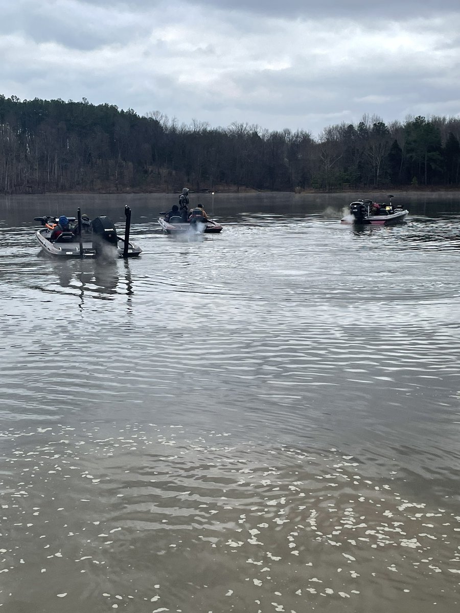 breckfishing's tweet photo. Had three boats go out this morning through the rain and snow! https://t.co/BaVCC1W1Dh
